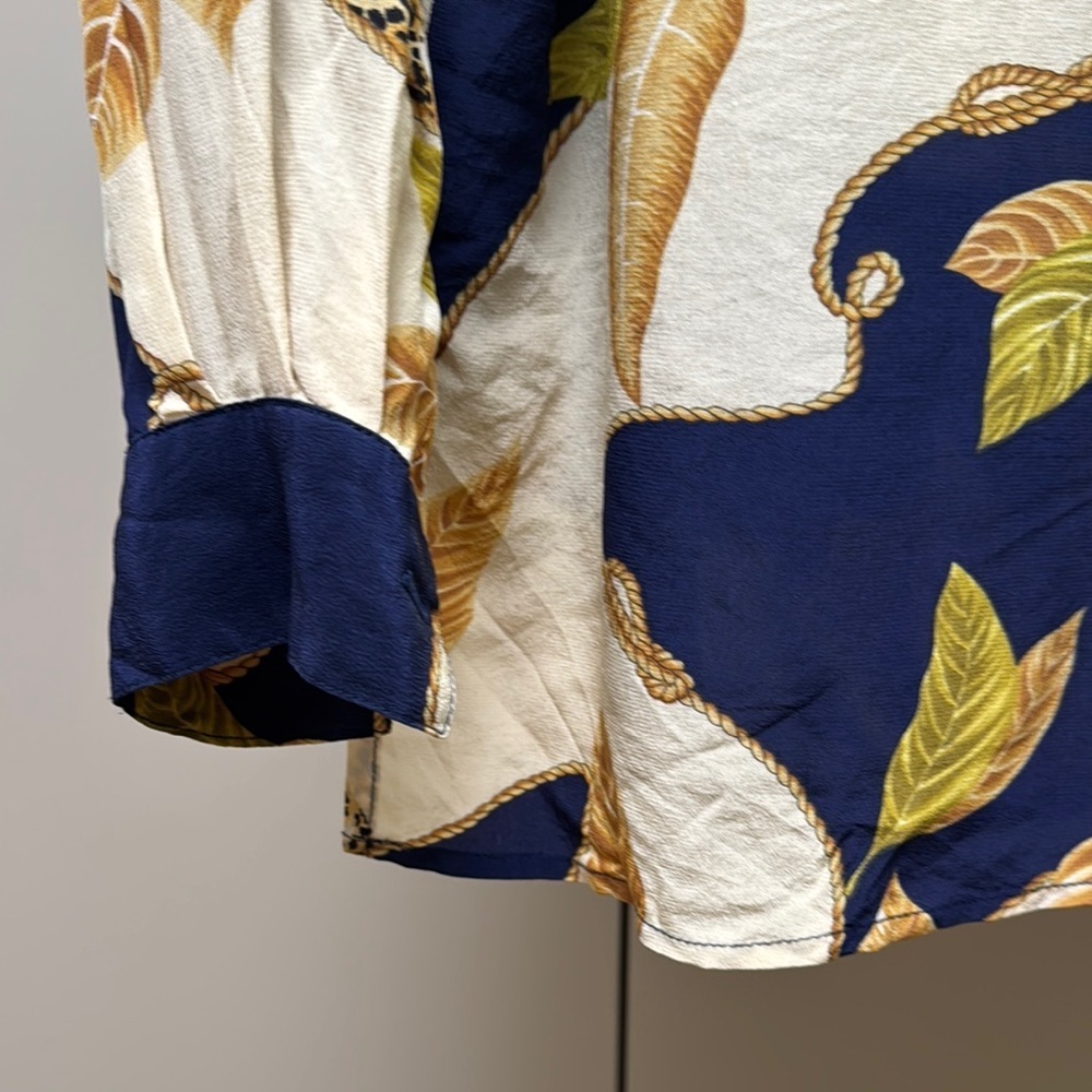 ISIDRA SILK PARIS COLLECTION Blue and Cream Abstract Blouse with Retro Flair - Picture 7 of 8